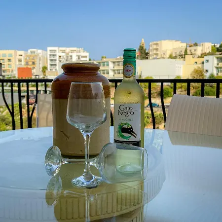 Apartamento Charming 2br With Large Terrace And Valley Views St Julians